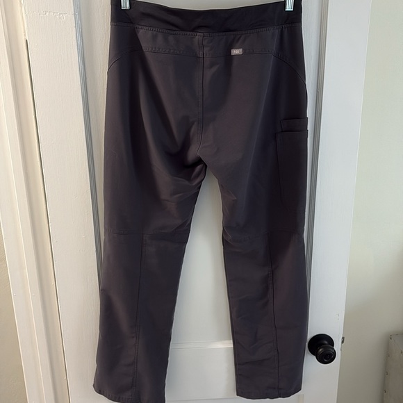 Women’s Kade Cargo Scrub Pants - Picture 4 of 6